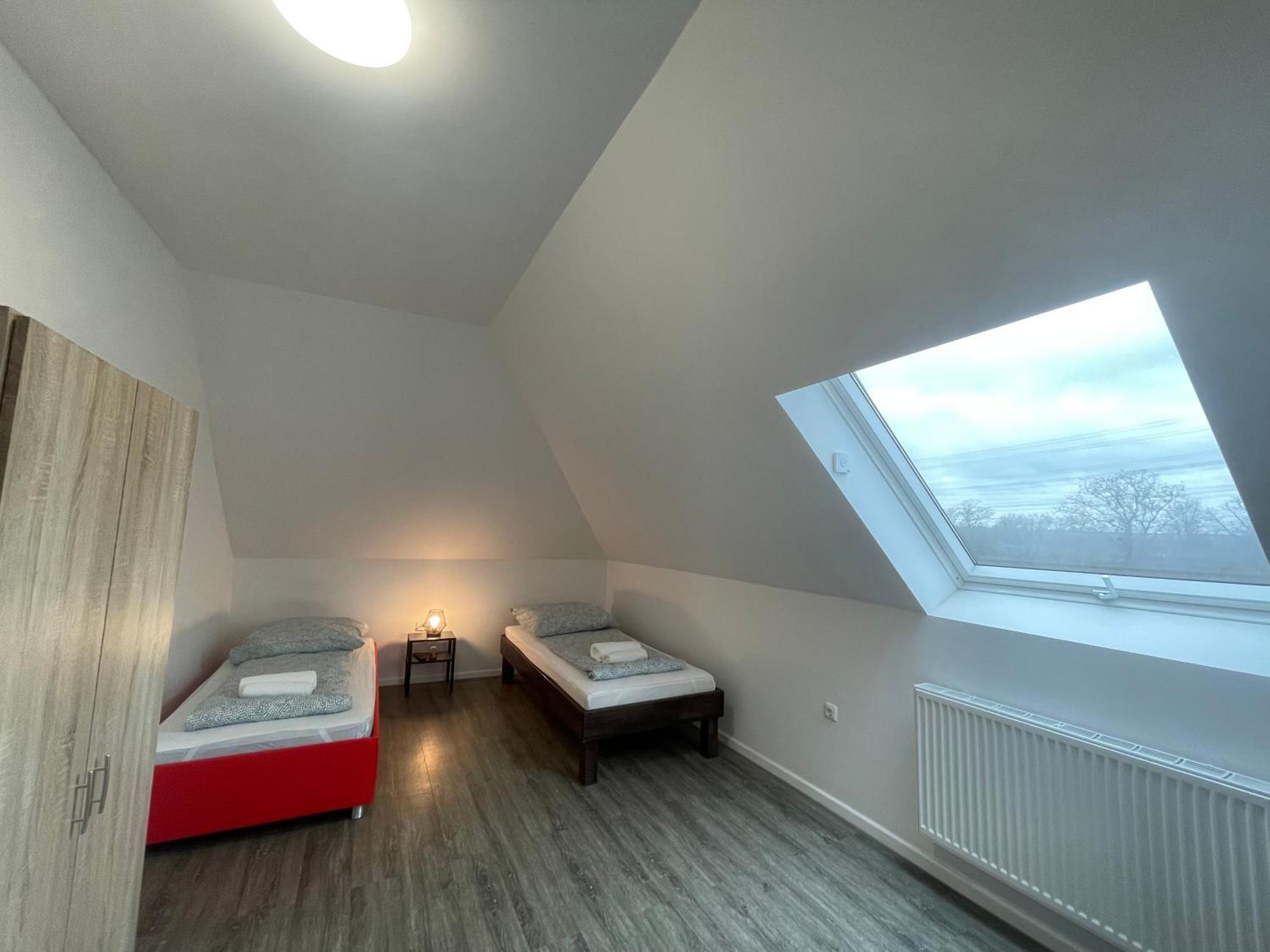 Comfortable Hostel In Wesseling Exteriör bild